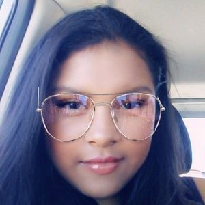 Meet your Posher, Daniela